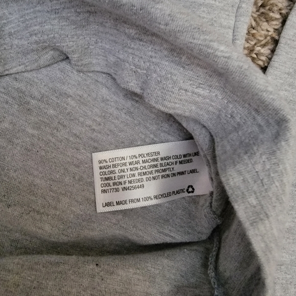 Girl's long-sleeved t-shirt. NWOT - Picture 5 of 5